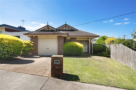 properties for sale traralgon area.